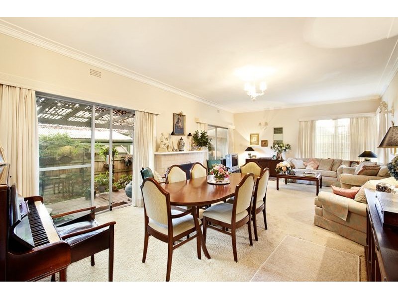 42 Esdale Street, Blackburn VIC 3130