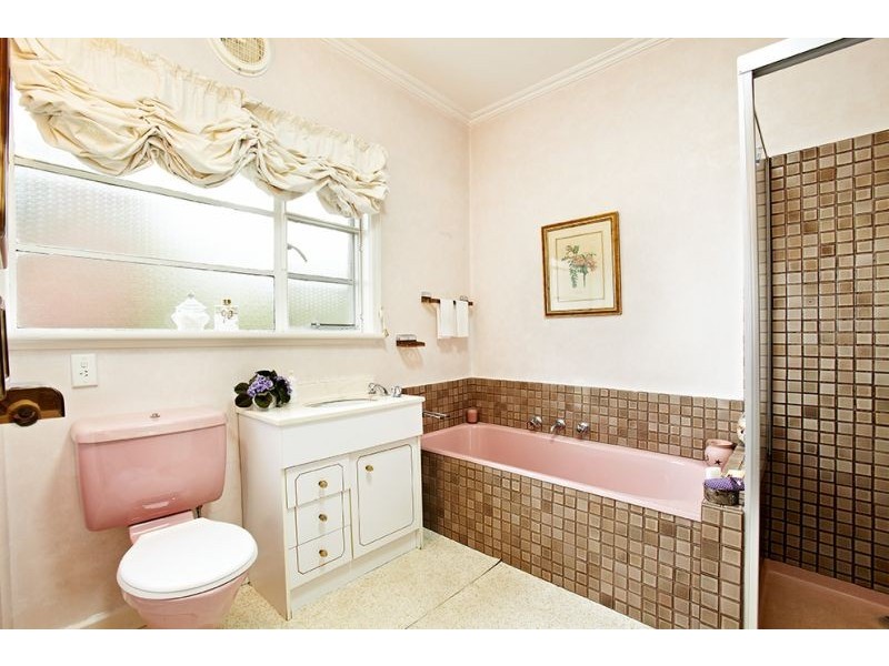 42 Esdale Street, Blackburn VIC 3130