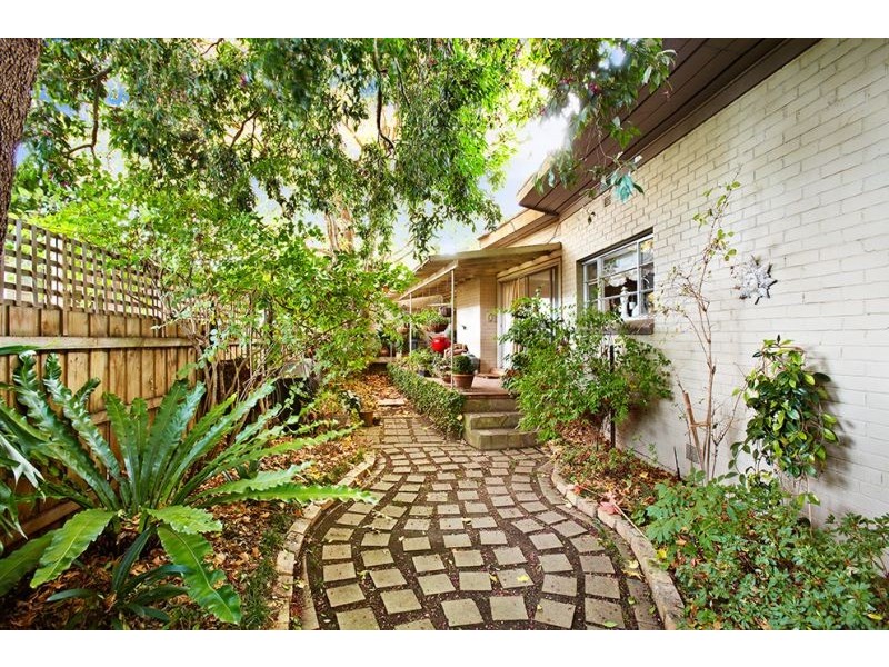 42 Esdale Street, Blackburn VIC 3130
