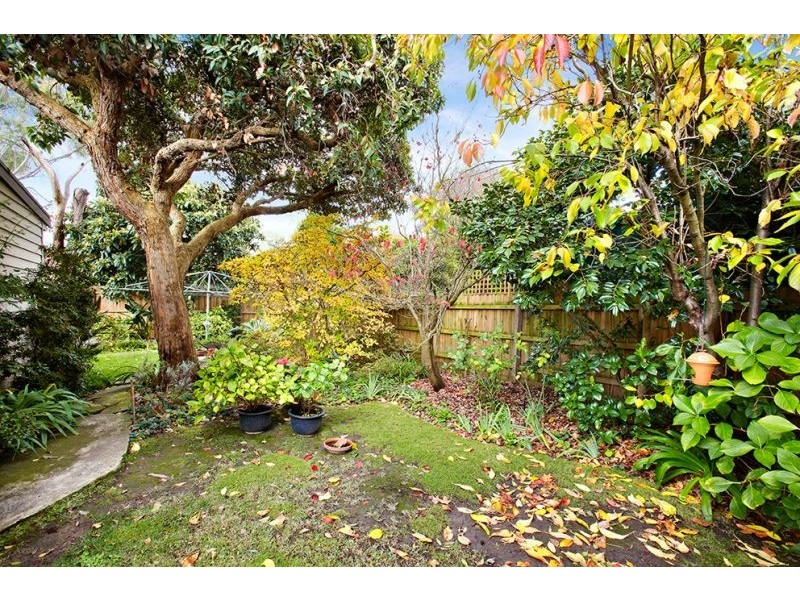 42 Esdale Street, Blackburn VIC 3130