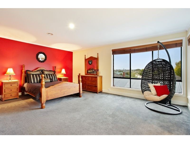 11 Jenner Street, Blackburn South VIC 3130