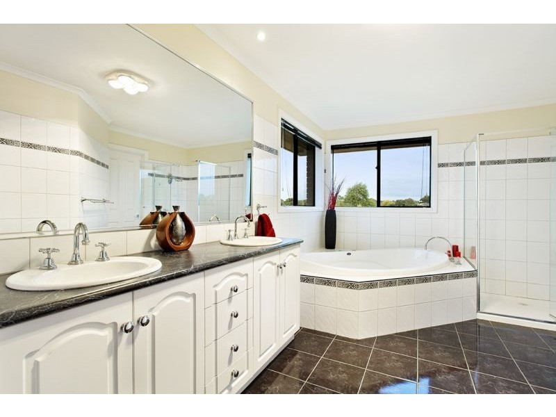 11 Jenner Street, Blackburn South VIC 3130