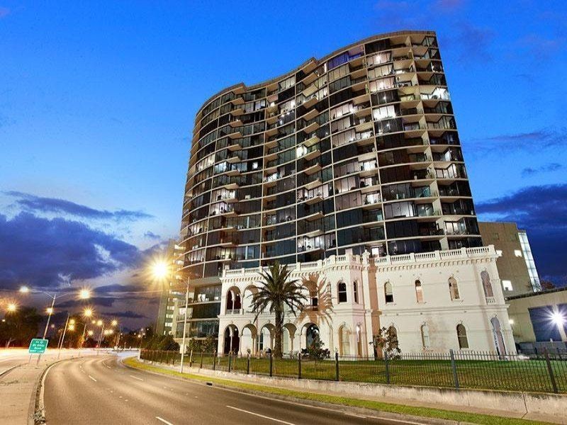 1008/83 Queens Road, Melbourne VIC 3004