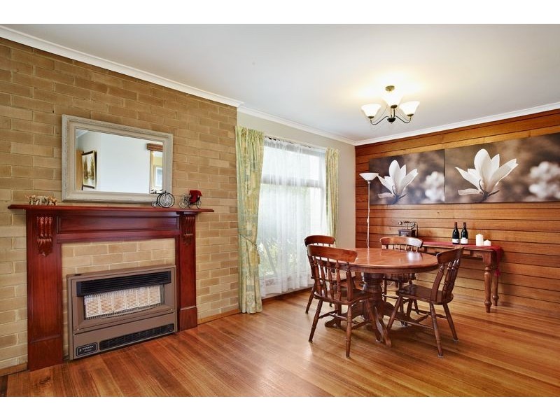 2 Bronhill Road, Ringwood East VIC 3135