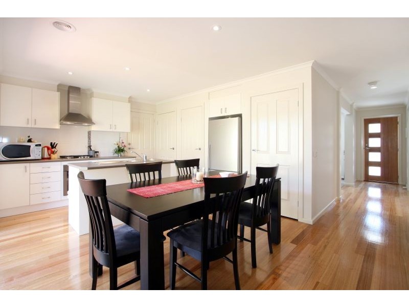 2/2 Stradbroke Road, Boronia VIC 3155
