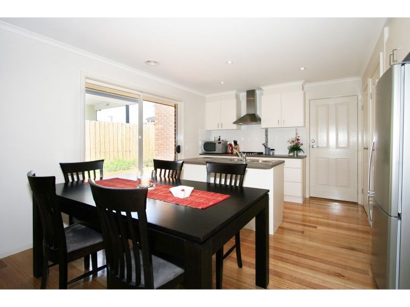 2/2 Stradbroke Road, Boronia VIC 3155
