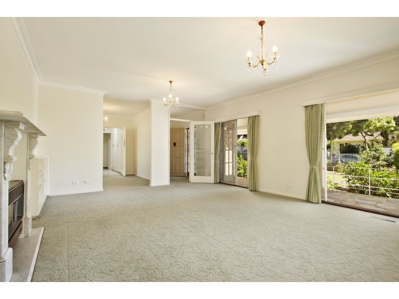 8 Simpson Street, Mitcham VIC 3132