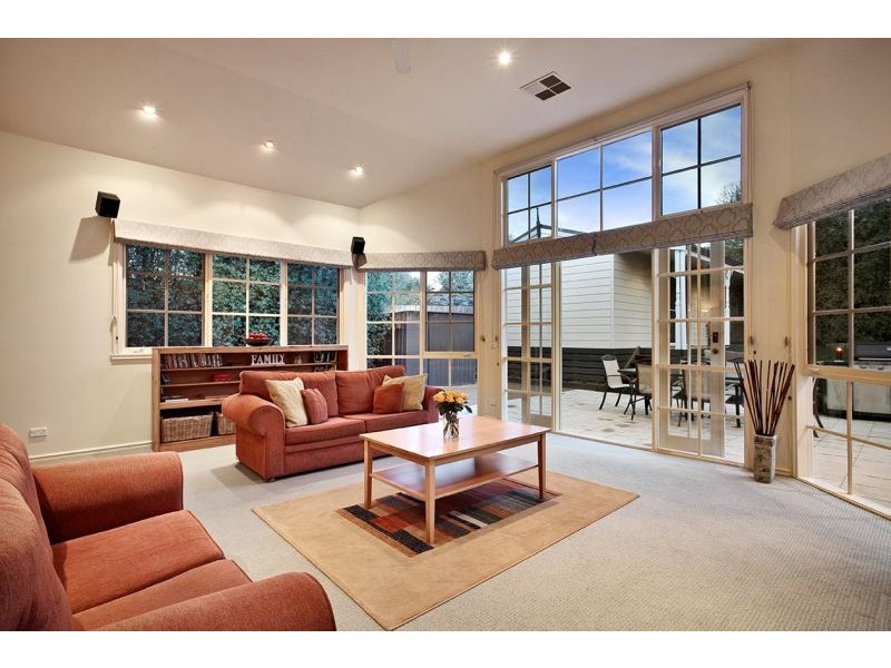 3 Dobell Street, Blackburn South VIC 3130