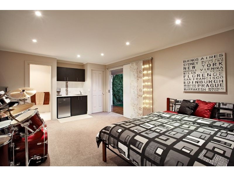 3 Dobell Street, Blackburn South VIC 3130