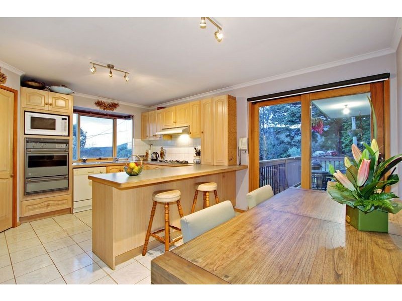 1 Ross Avenue, The Basin VIC 3154