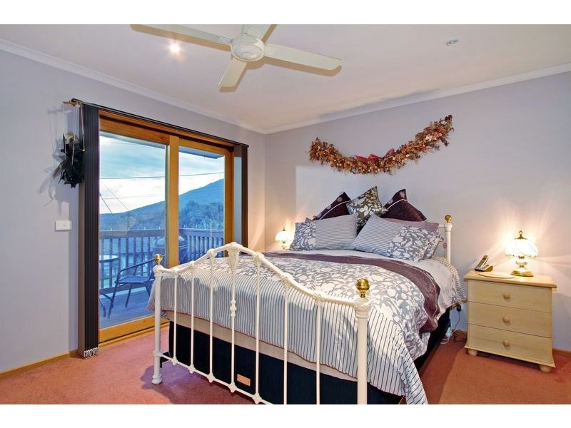 1 Ross Avenue, The Basin VIC 3154