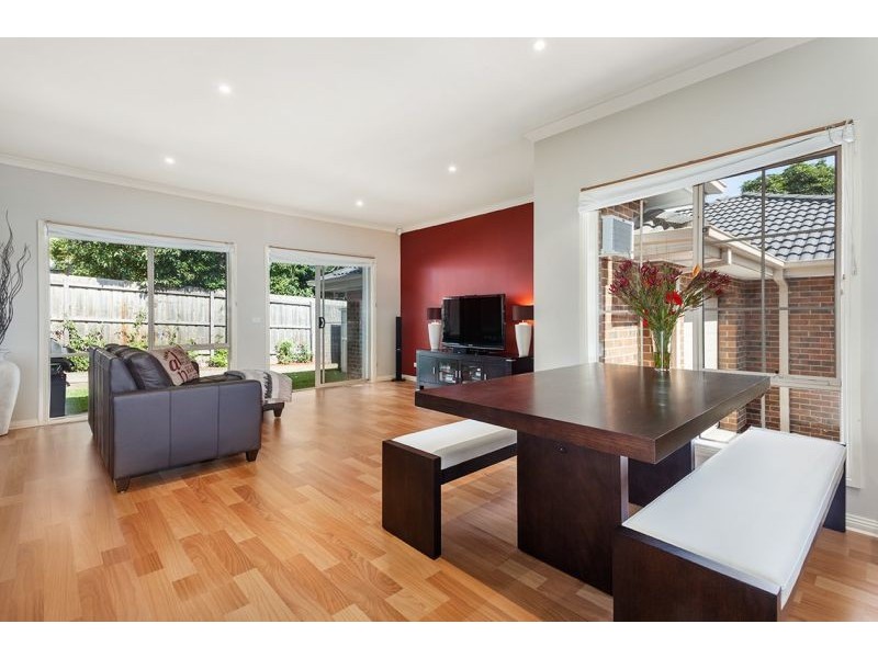 2/34 Warnes Road, Mitcham VIC 3132