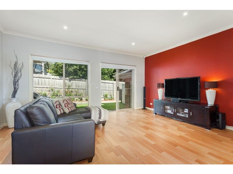 2/34 Warnes Road, Mitcham VIC 3132