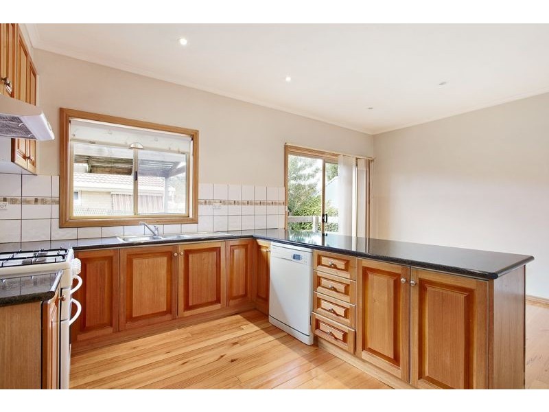 6/7 Doncaster East Road, Mitcham VIC 3132