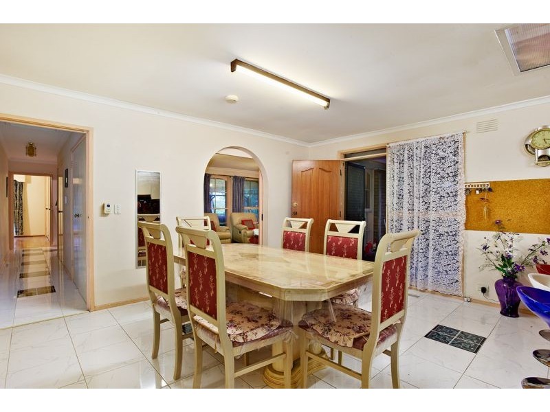 7 Ashburton Drive, Mitcham VIC 3132