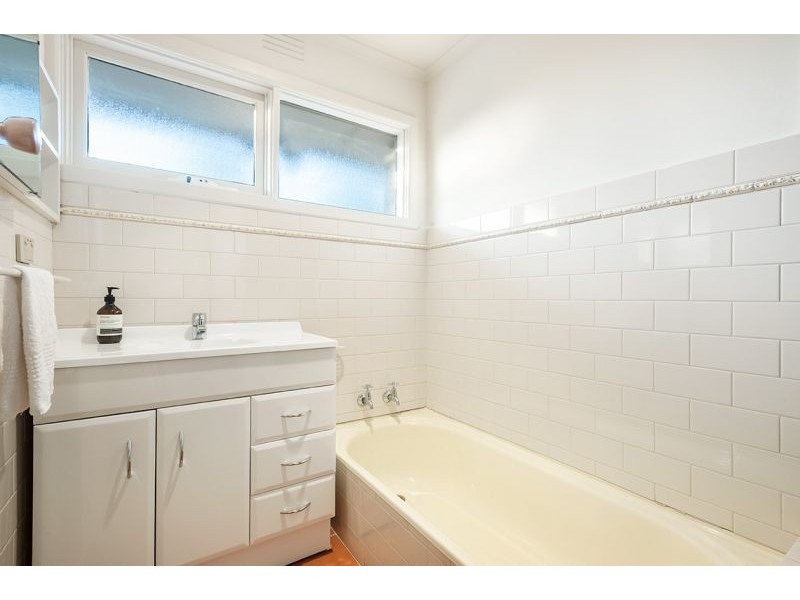 27 Bond Avenue, Blackburn South VIC 3130