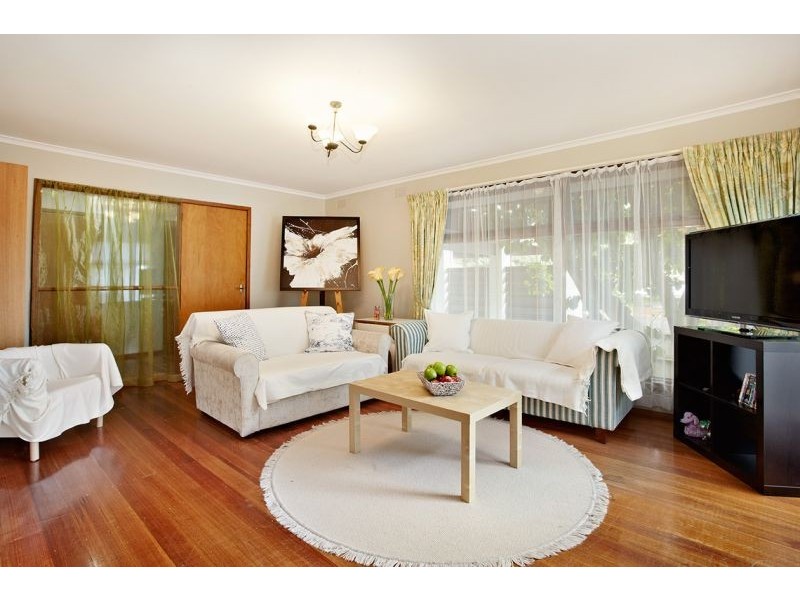 2 Bronhill Road, Ringwood East VIC 3135