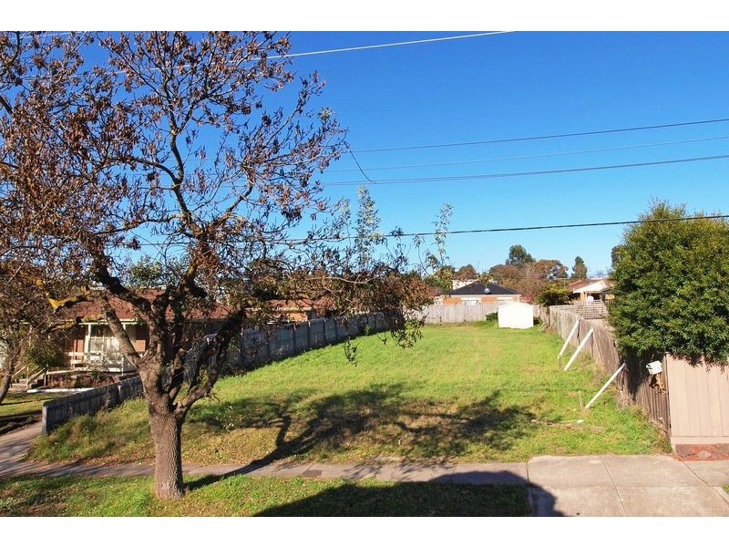 2 Charlton Street, Blackburn North VIC 3130