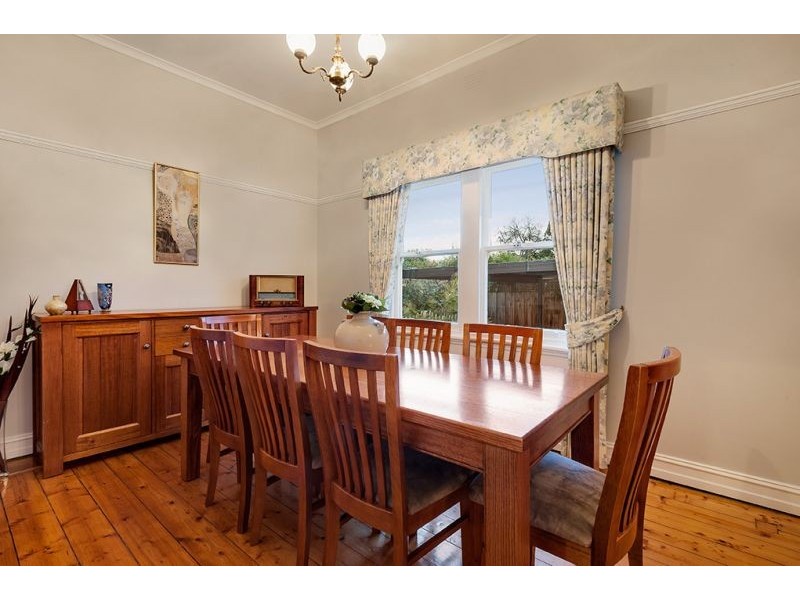 6 Downing Street, Blackburn VIC 3130