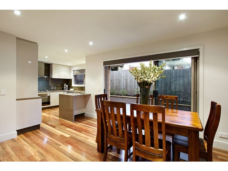 2/8 Narallah Grove, Box Hill North VIC 3129