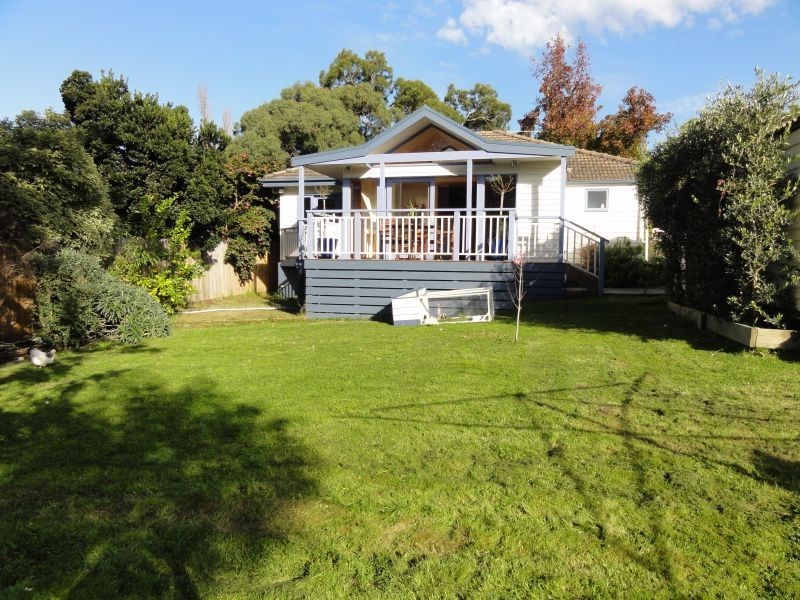 15 Rosslyn Street, Blackburn South VIC 3130