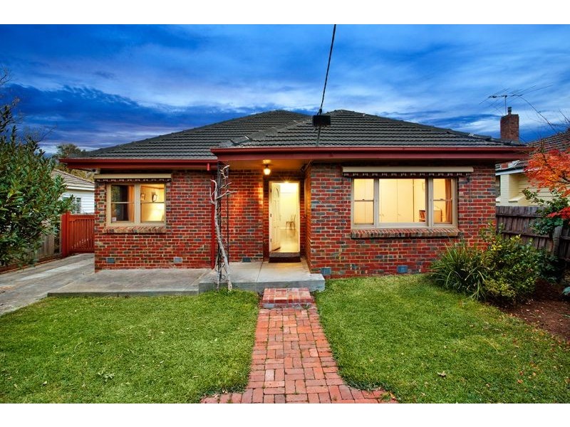 4 Elmhurst Road, Blackburn VIC 3130