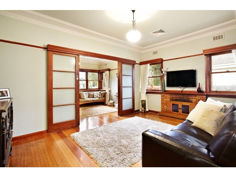 4 Elmhurst Road, Blackburn VIC 3130