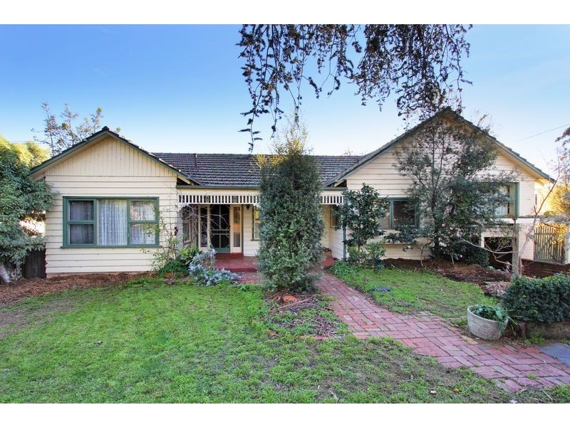 8 Lafrank Street, Burwood VIC 3125