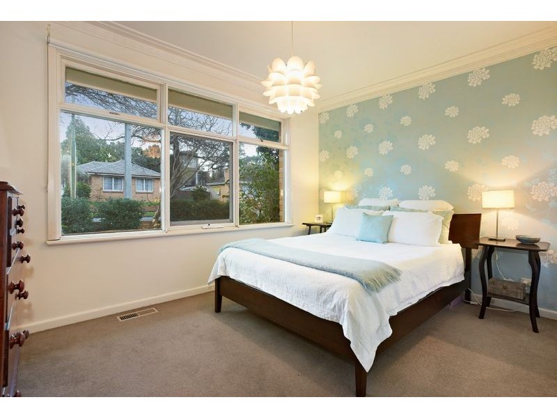 8 Laughlin Avenue, Nunawading VIC 3131