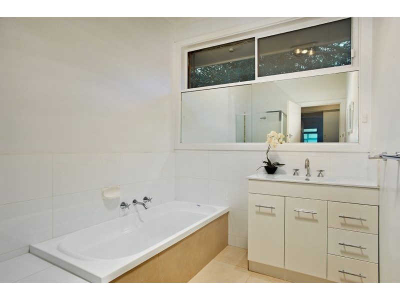 8 Laughlin Avenue, Nunawading VIC 3131