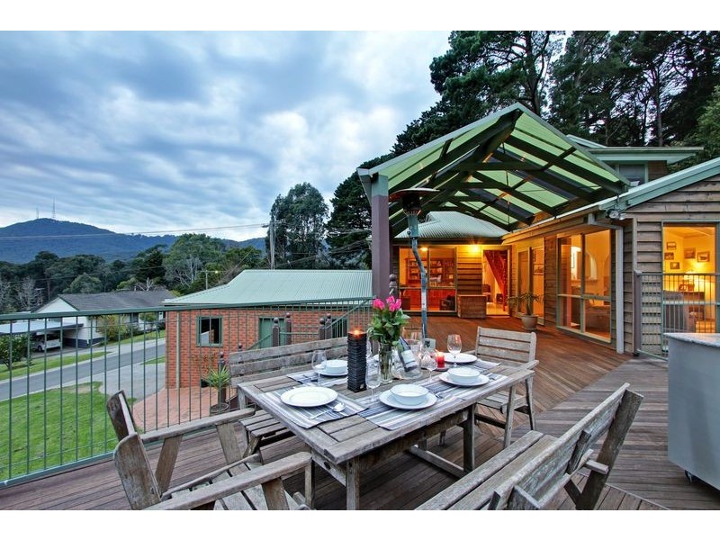 1 Ross Avenue, The Basin VIC 3154
