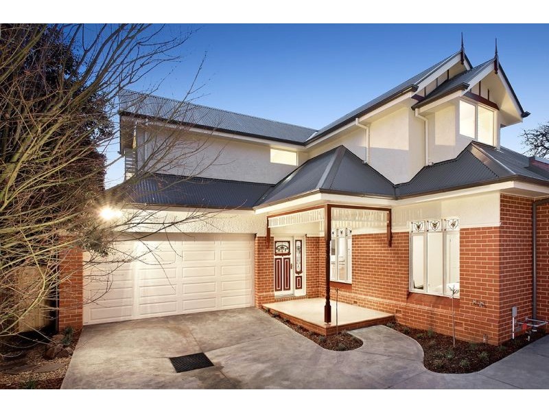 2/4 Maple Street, Blackburn VIC 3130