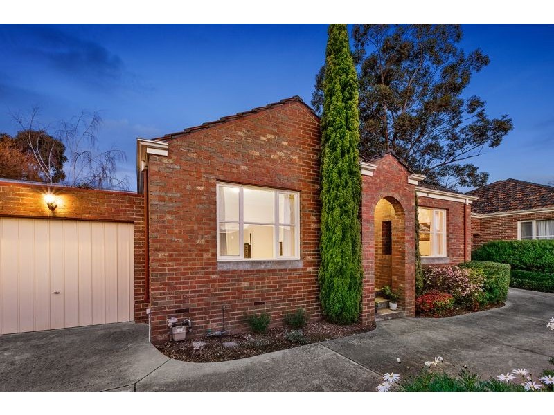 2/12 Hirst Street, Blackburn VIC 3130