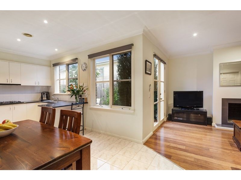 2/12 Hirst Street, Blackburn VIC 3130