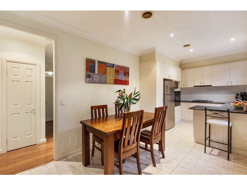 2/12 Hirst Street, Blackburn VIC 3130