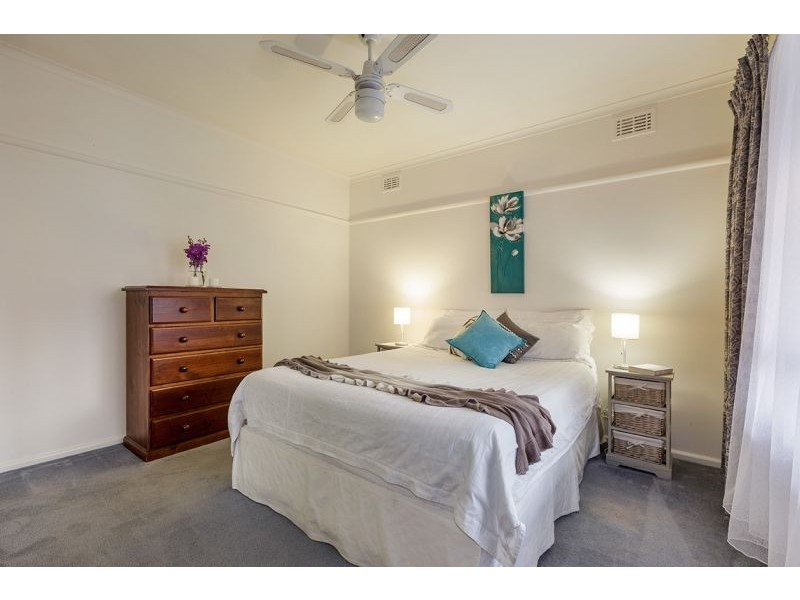20 Hampshire Road, Forest Hill VIC 3131