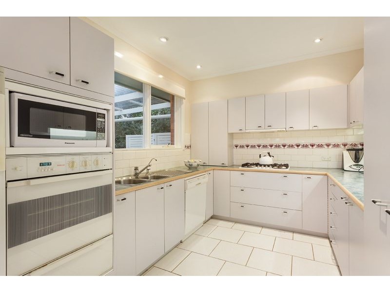 6 Pakenham Street, Blackburn VIC 3130