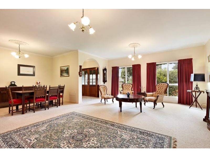 11 O’Brien Crescent, Blackburn South VIC 3130