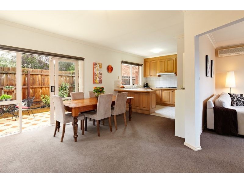 2/6 Baldwin Road, Blackburn VIC 3130