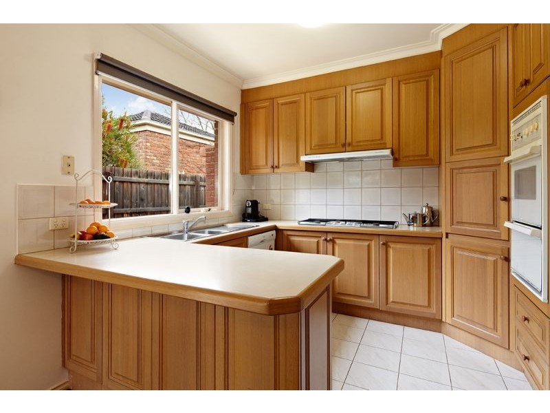 2/6 Baldwin Road, Blackburn VIC 3130