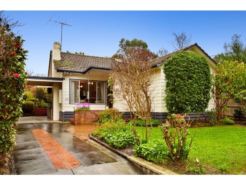 105 Lake Road, Blackburn VIC 3130