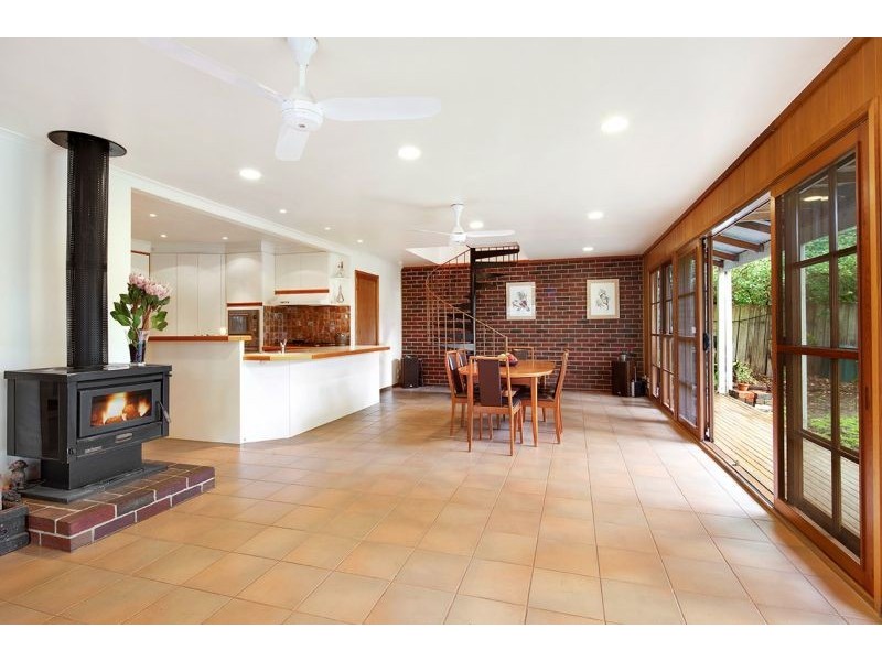 8 John Street, Blackburn VIC 3130