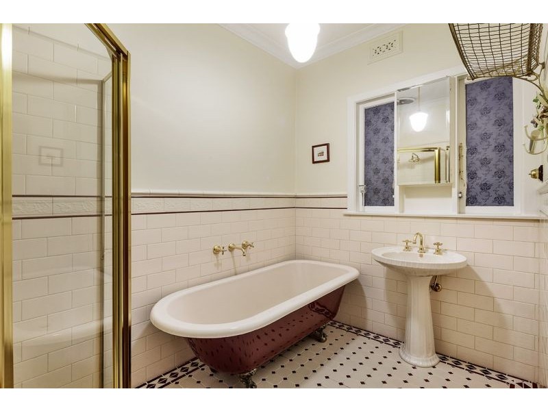 22 Rosstrevor Crescent, Mitcham VIC 3132