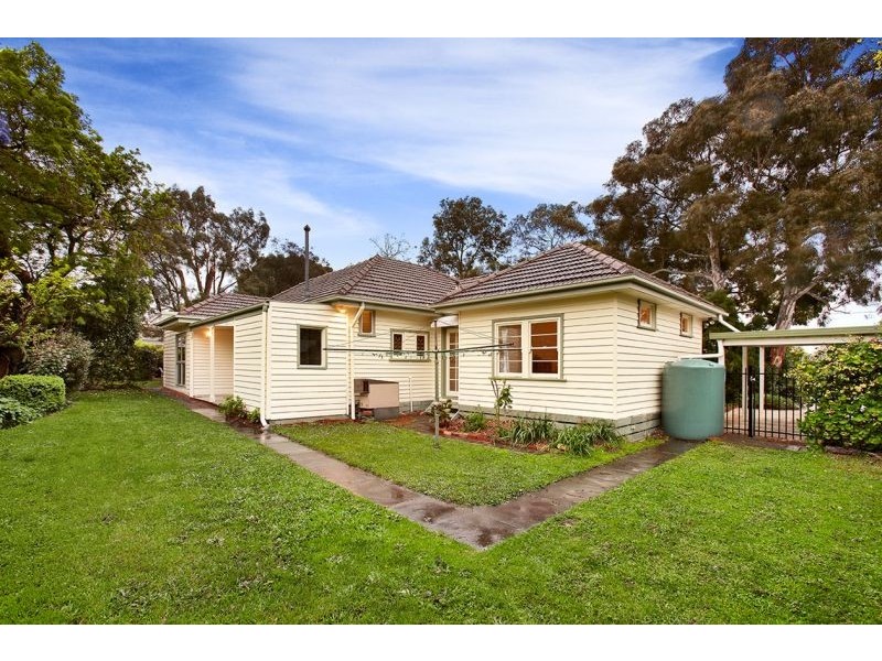 6 Tara Avenue, Blackburn VIC 3130