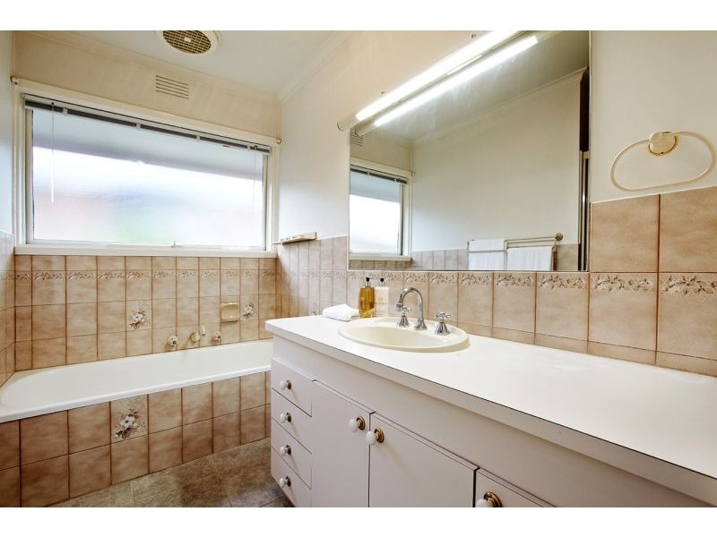 267 Mahoneys Road, Forest Hill VIC 3131