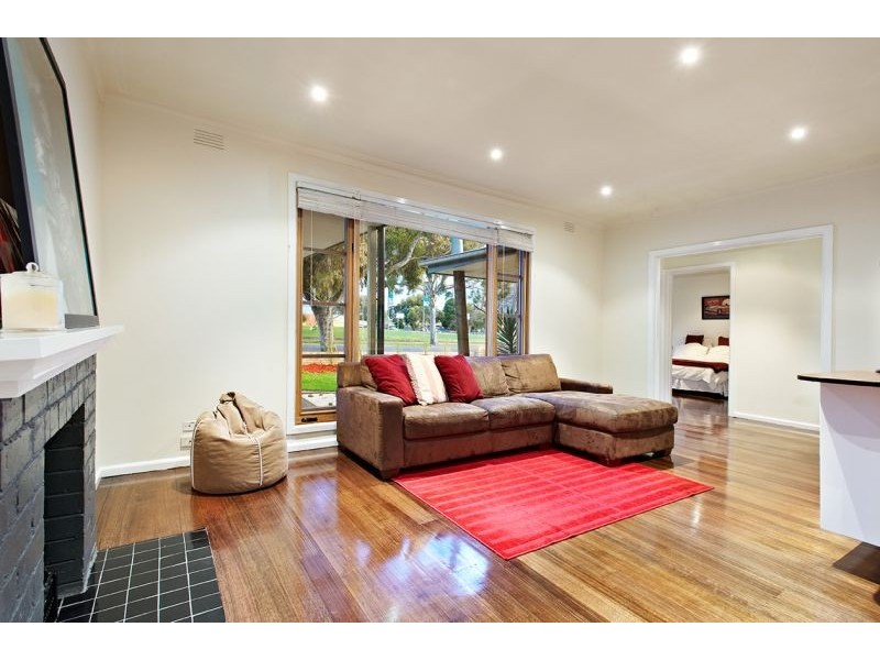 77 Hawthorn Road, Forest Hill VIC 3131