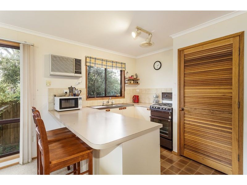 2/33 Orchard Grove, Blackburn South VIC 3130