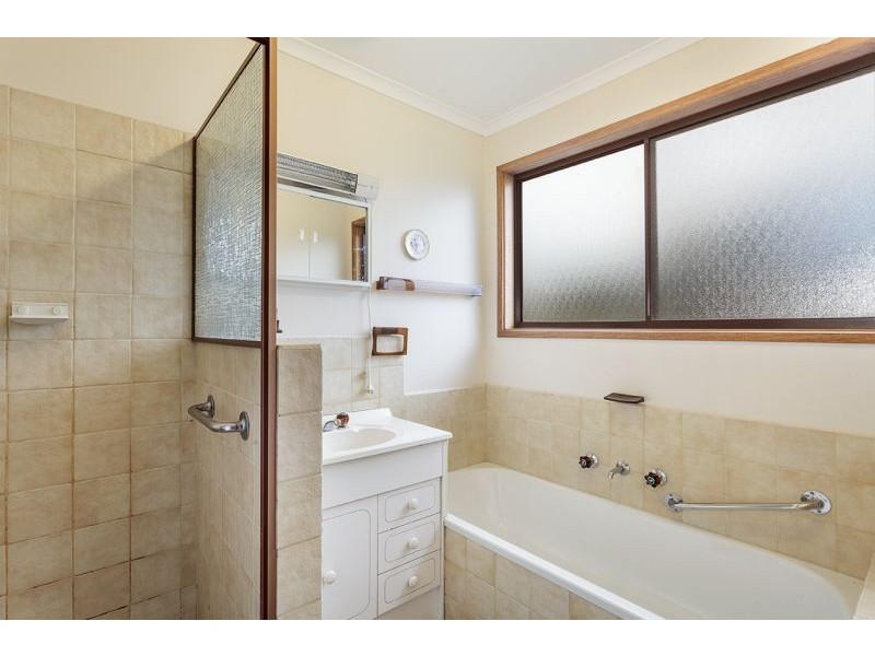 2/33 Orchard Grove, Blackburn South VIC 3130