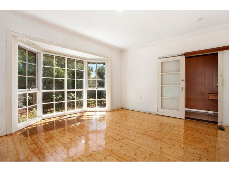 11 McComas Grove, Burwood VIC 3125