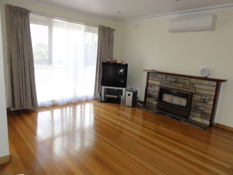 68 Lindisfarne Drive, Burwood East VIC 3151